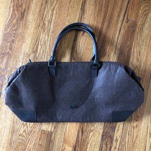 Hugo Boss brown felt travel bag.